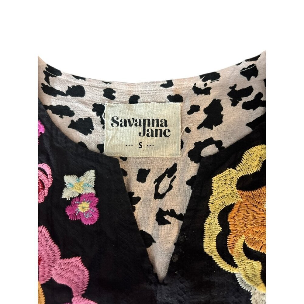 Savanna Jane Women's Tan Animal Print Short Sleeved Top - Picture 4 of 8